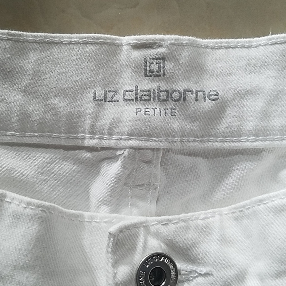 Cropped Pants - Picture 2 of 3